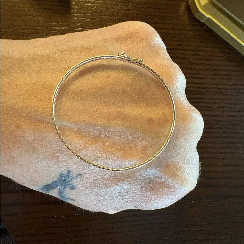 Solid 10K Yellow Gold Baby/Toddler Bangle Bracelet 2 Gr 1.82”Design Marked 10k